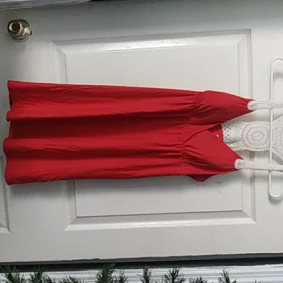 Red dress - Picture 2 of 3